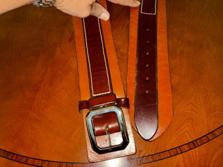 Vendo cinturón Triple K #794 "Deluxe Rooster Cogburn" talla L para cartuchos .45 LC.

Fabricado 11