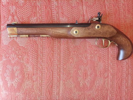 Buenas a todos.
Vendo pistola Kentucky de chispa de Ardesa.
Comprada nueva, único propietario.
La pistola 02