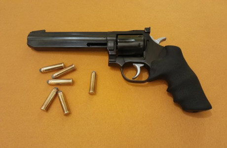 Hola. Busco revólver en calibre 38 special como el Smith & Wesson K-14 aunque puede ser otra marca. 52