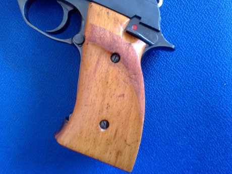 Cachas para Zurdo y 1 cargador de la pistola Astra ts22 valido para el modelo constable también. está 20