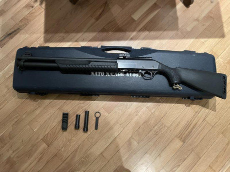 Vendo escopeta de corredera del .12,  cañón liso 51cm , chokes Cyl , 1* y Full, freno de boca/puertas, 00