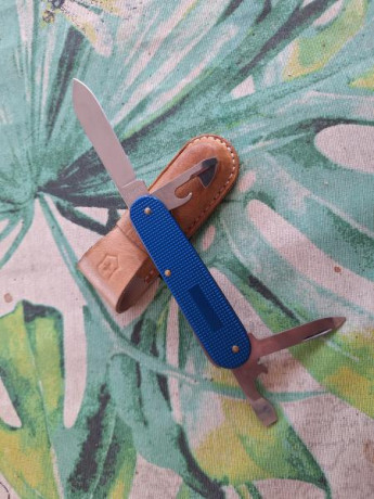 Buenos días compañeros,

Pongo a la venta estos cuchillos y navajas de mi colección, todos sin ningún 91