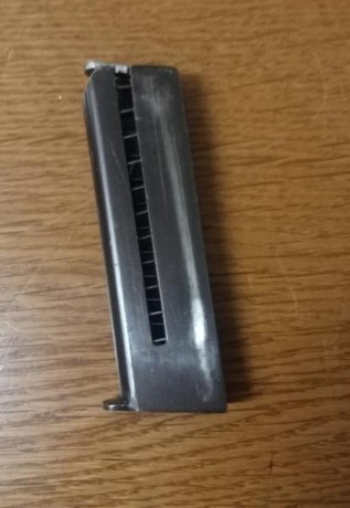 Buenos días 
Vendo este cargador, del 9c para pistola Astra Falcon. pavonado.
En buen estado y funcionamiento 00