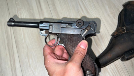Luger P08 1915.
Se incluye funda en buen estado fechada 1915
Dos cargadores
Llave de desmontaje
1700€
Gastos 00