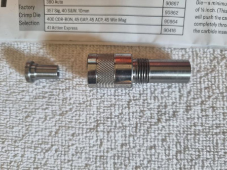 Hola vendo recalibrador LEE de vainas ref. 90497 NUEVO. Precio 15 euros más portes. Tlf. 607609326. 00
