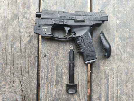 Se vende walther p99 de colección con láser walther 
Zona Barcelona Gerona precio 100€ 02