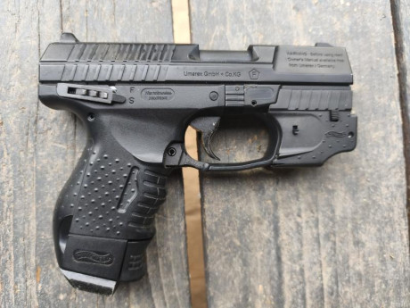 Se vende walther p99 de colección con láser walther 
Zona Barcelona Gerona precio 100€ 01