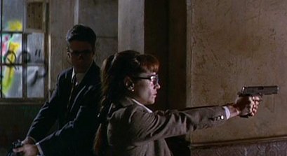 Compañeros,

En vista de las ganas de algunos (Elcafe, Wilcow, Vrakk, etc) por adivinar armas de películas 120