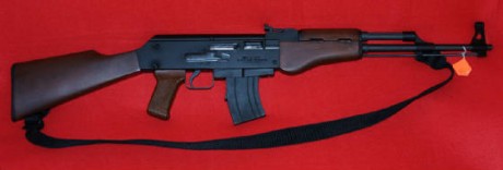 He visto que venden por 190 € en una armeria de madrid este Armscor Mak22.

He estado indagando y creo 01