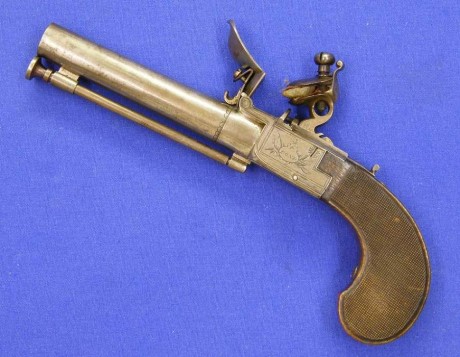 Voy a colocar unas fotos de un arma larga alemana de llave de mecha del siglo XVI. 111