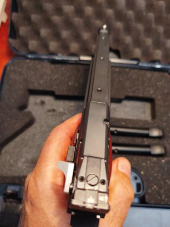 Vendo pistola Walther CSP Dynamic, calibre 22 LR, comprada nueva en Febrero de este año en armeria Parriego, 10