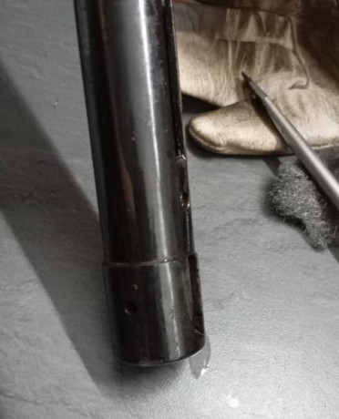 Hola, algun consejo para quitar el tapón de una carabina MAB?, no lo puedo desenroscar, y no me atrevo 01