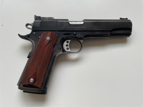 Se vende pistola Colt 1911 MK IV series 80, modelo Government, calibre 9x19, 2 cargadores de 10, muestra 02