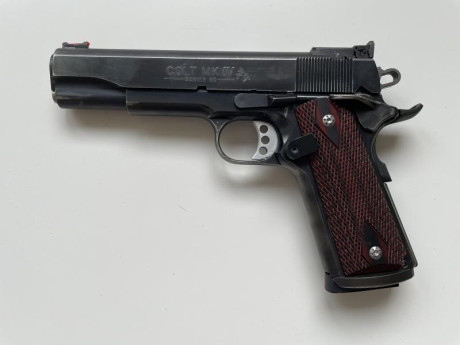Se vende pistola Colt 1911 MK IV series 80, modelo Government, calibre 9x19, 2 cargadores de 10, muestra 01