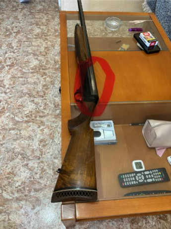 Vendo esta escopeta por limpiar armero, el arma está en Ciudad Real precio 300 euros, más envío si fuera 12