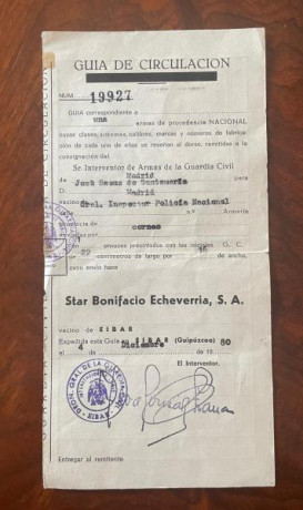 «Está a la venta la pistola que regalaron al General Sáenz de Santamaría cuando fundó los GEOS a finales 10