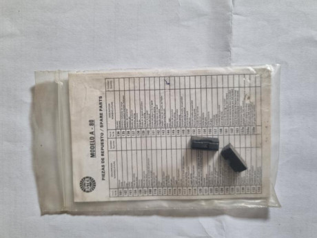 Se vende dos alzas de Pistola ASTRA A-80 nuevas, precio 20 euros cada una más portes. Tlf.607609326. 01