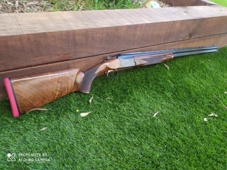  Buenas tardes

Pongo en venta una Browning modelo B525  Shadow en calibre 16/70

Características:

*Longitud 00