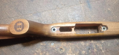 Vendo una culata Timber de madera para rifle Vergara B-14.
Acción corta.
Está rectificada para colocar 00