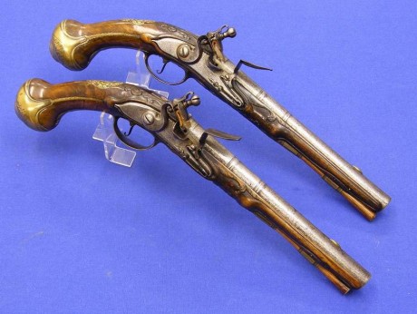 Voy a colocar unas fotos de un arma larga alemana de llave de mecha del siglo XVI. 140