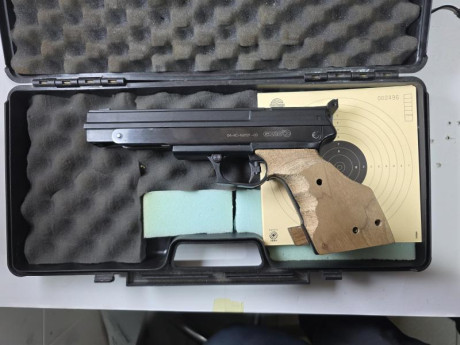 Gamo compact. 
Tiene cambiadas las juntas,piston y valvula.
Funciona bien, gatillo ajustado a 1/2 kg.
Perfecta 02