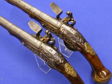Voy a colocar unas fotos de un arma larga alemana de llave de mecha del siglo XVI. 150