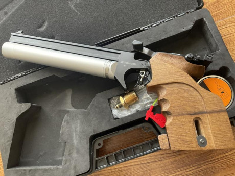 Se vende pistola Rival - 25 comprada en Junio del 2025, la pistola se encuentra en Granada y se podría 00