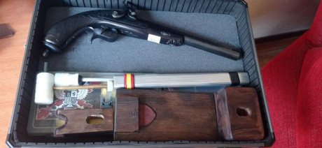 Se vende está pistola.
De las primeras fabricadas por Arsa.
Número de serie ciento y pico.
La madera lacada 81
