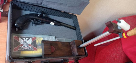 Se vende está pistola.
De las primeras fabricadas por Arsa.
Número de serie ciento y pico.
La madera lacada 80
