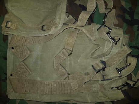 Vendo equipo US Army original de 2GM y equipo de época Vietnam. Envio aparte económico a punto de recogida 01