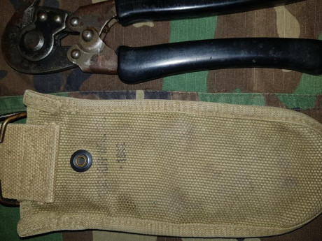 Vendo equipo US Army original de 2GM y equipo de época Vietnam. Envio aparte económico a punto de recogida 12