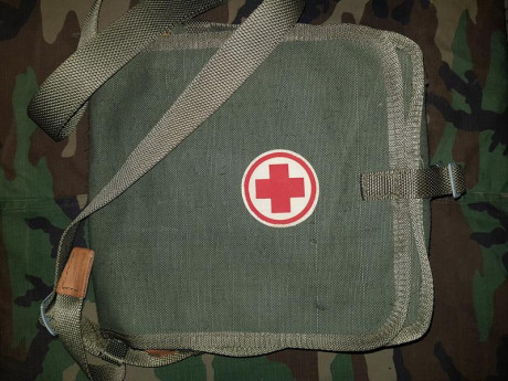 Vendo bolsa sanitario ejército polaco. Está como nueva. 25€ envio aparte económico a punto de recogida 00