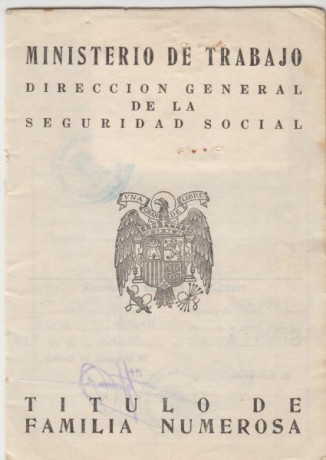  EN RECUERDO Y HOMENAJE A LOS QUE YA NO ESTÁN. 

Si pones en  GOOGLE    PASAPORTES EN LA MEMORIA   da 120