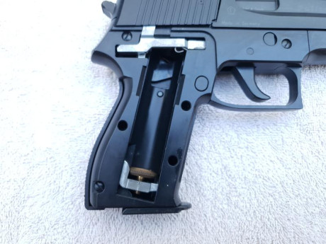 Se vende umarex reck police en calibre 4,5mm.esta en buen estado ya que se ha usado poco.funcionamiento 00