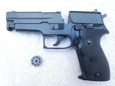 Se vende umarex reck police en calibre 4,5mm.esta en buen estado ya que se ha usado poco.funcionamiento 10