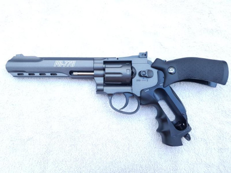Se vende revolver gamo pr776 en calibre 4,5mm.esta prácticamente nuevo ya que apenas se ha usado.funcionamiento 00