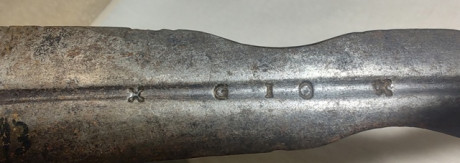 Buenos días.
Quiero compartirles esta espada flamígera de la colección del Museo Histórico Nacional de 72