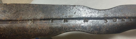 Buenos días.
Quiero compartirles esta espada flamígera de la colección del Museo Histórico Nacional de 91