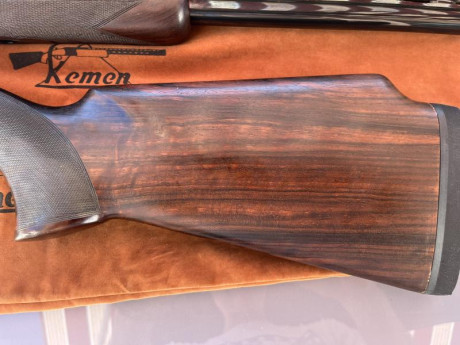 Buenas.

Un compañero vende su Kemen KM-4 Trap. Tiene cañón de 76 cm y choques fijos de 2 y 1 estrellas.

El 10