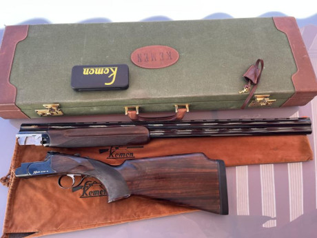 Buenas.

Un compañero vende su Kemen KM-4 Trap. Tiene cañón de 76 cm y choques fijos de 2 y 1 estrellas.

El 32