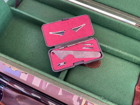 Buenas.

Un compañero vende su Kemen KM-4 Trap. Tiene cañón de 76 cm y choques fijos de 2 y 1 estrellas.

El 31