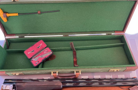 Buenas.

Un compañero vende su Kemen KM-4 Trap. Tiene cañón de 76 cm y choques fijos de 2 y 1 estrellas.

El 42