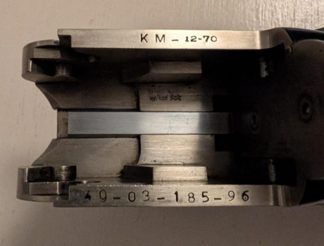 Buenas.

Un compañero vende su Kemen KM-4 Trap. Tiene cañón de 76 cm y choques fijos de 2 y 1 estrellas.

El 50