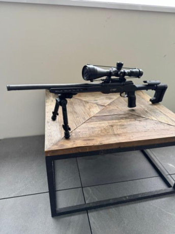 Un compañero vende esta carabina 22lr, en un estado impecable, la he visto en acción y tira pero que muy 12