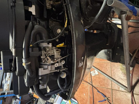 Casco Cap 400 con motor fueraborda Parsun de 25 CV  idéntico al Yamaha embarcación de polietileno en buen 11