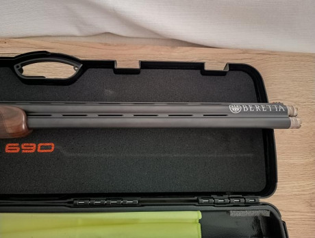 Calibre 12/76, ideal para tiro deportivo (skeet, trap, compak).
Acero de alta calidad con tecnología Steelium 11
