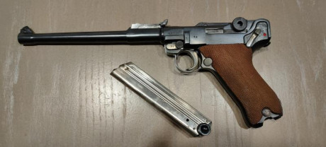 Vuelvo a poner a la venta mi Luger de artillería de 1917,  sobre el arma:

El arma funciona perfectamente 00