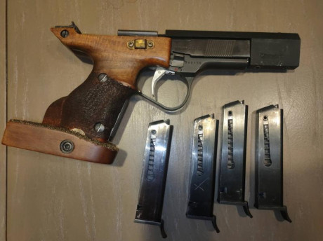 Pongo a la venta la pistola de un amigo mío, por petición suya, se trata de una Pistola del calibre .32 01