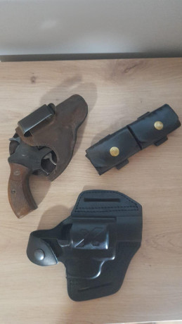 Que tal, un conocido vende un revolver Astra, modelo 680, el revolver se encuentra en Madrid y pide 100€ 01