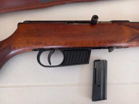 Vendo carabina Voere del calibre 22. Esta en perfecto estado ya que se ha disparado muy pocas veces, es 01